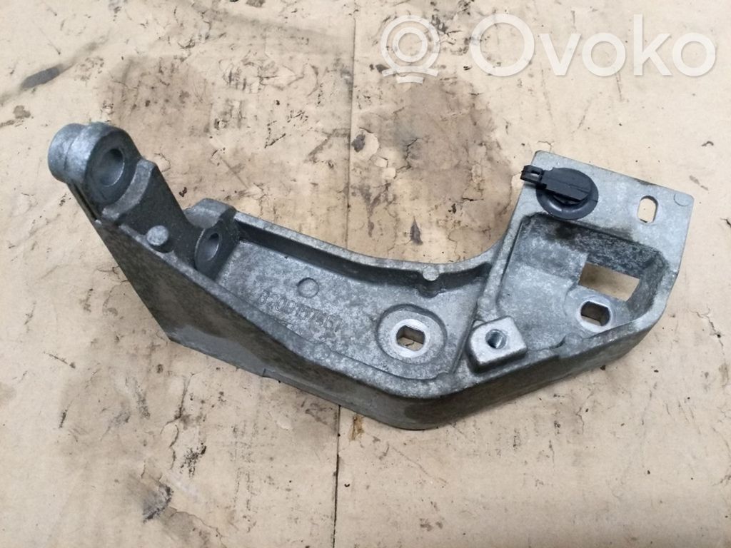 Mitsubishi Space Star Engine mounting bracket 