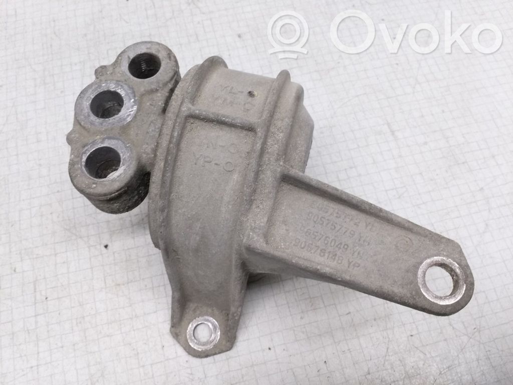 Engine mount bracket   90576049,90575772,90576148