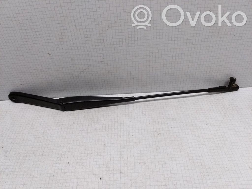 Ford Focus Front wiper blade arm 