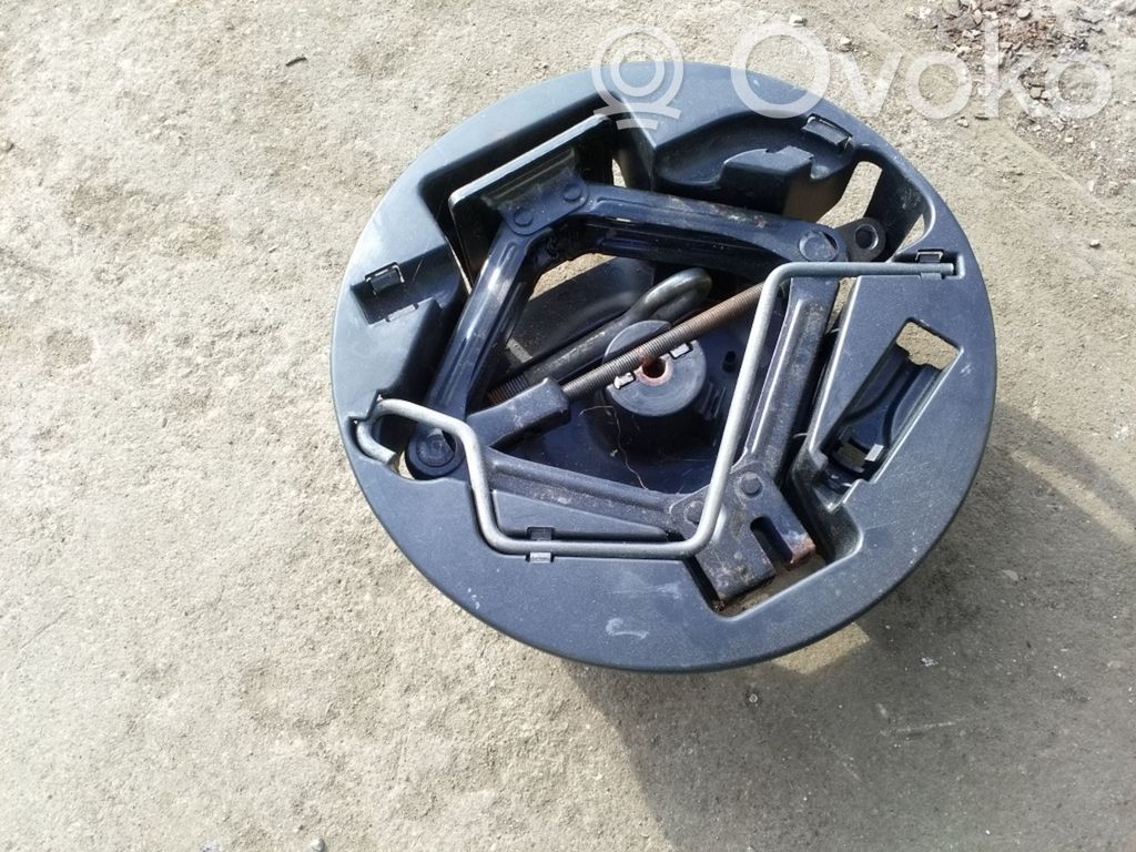 Fiat Panda II Juego de herramientas 