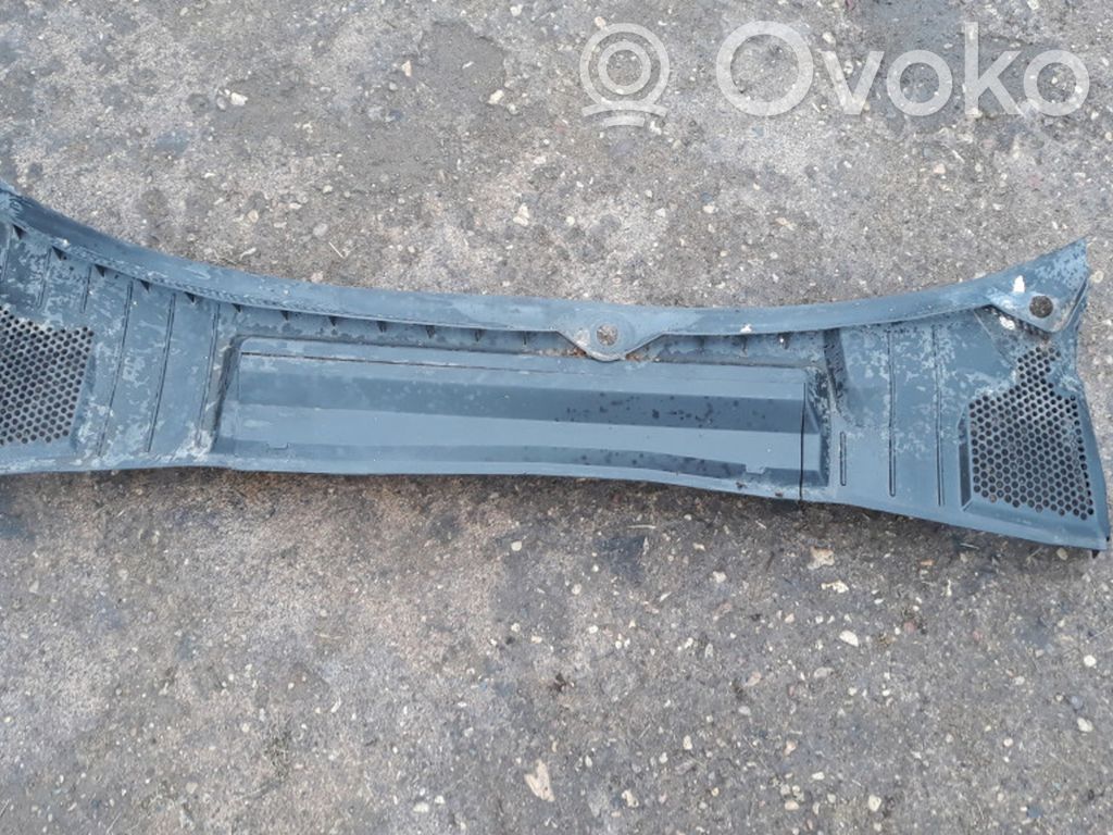 Opel Vectra B Valytuvų apdaila (-os) 