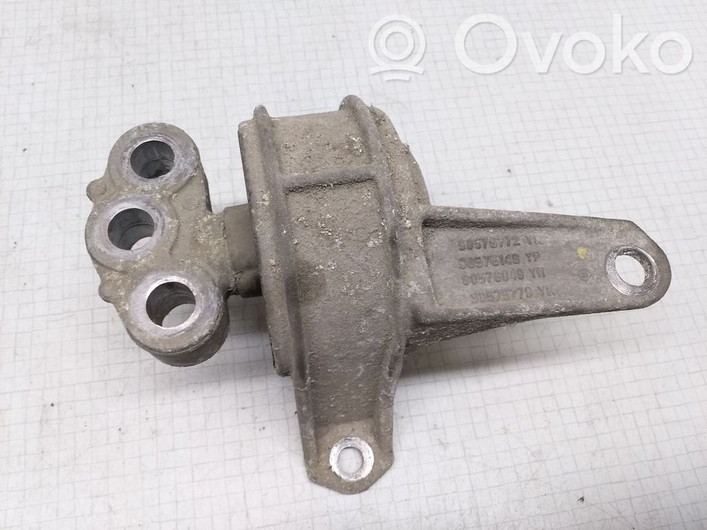 Engine mount bracket   90575772,90576148,90576049