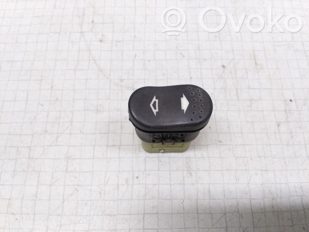 Ford Focus Electric window control switch 