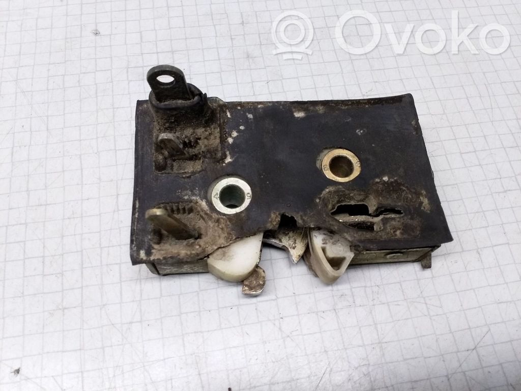 Audi 100 200 5000 C3 Încuietoare ușă spate 