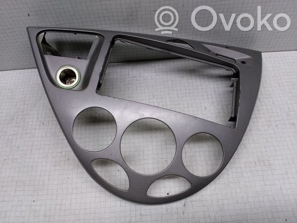 Ford Focus Panelės apdailos skydas (centrinis) 