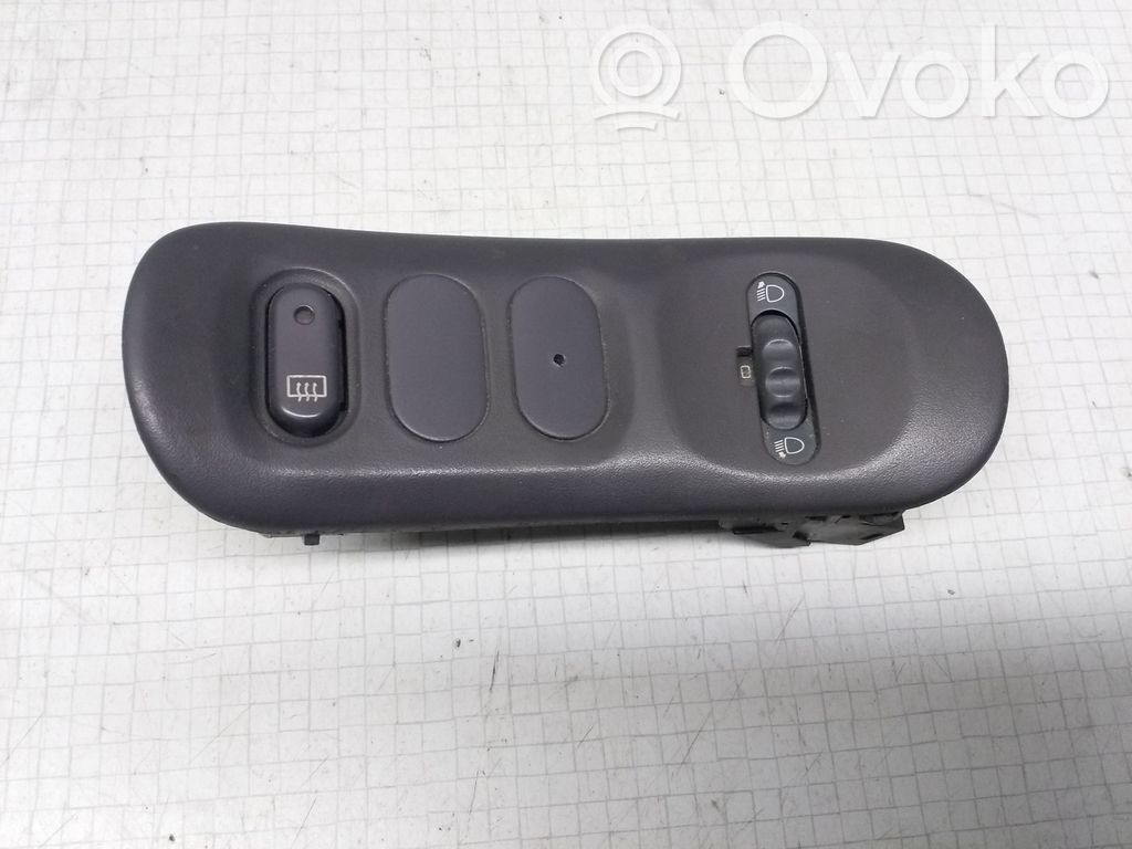 Renault Espace III Headlight level height control switch 