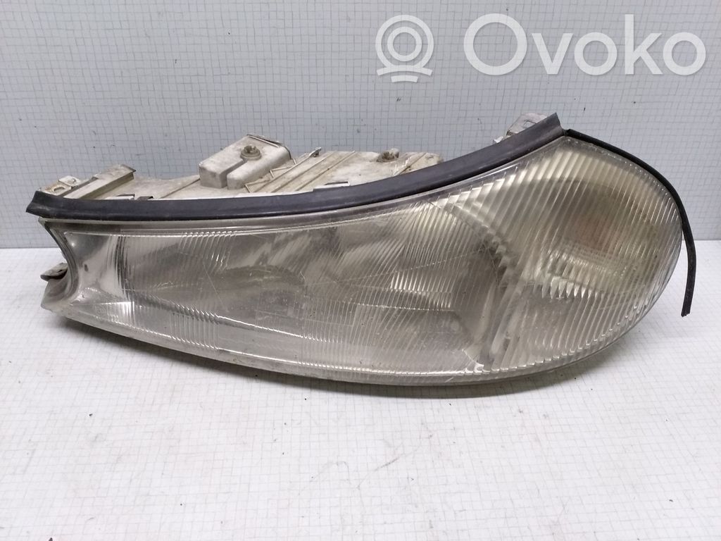 Ford Mondeo MK II Scheinwerfer 