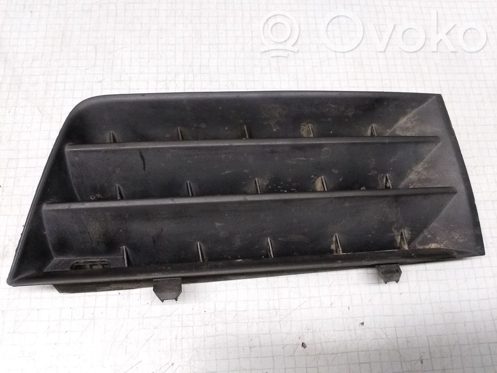 Renault Megane II Grille inférieure de pare-chocs avant 