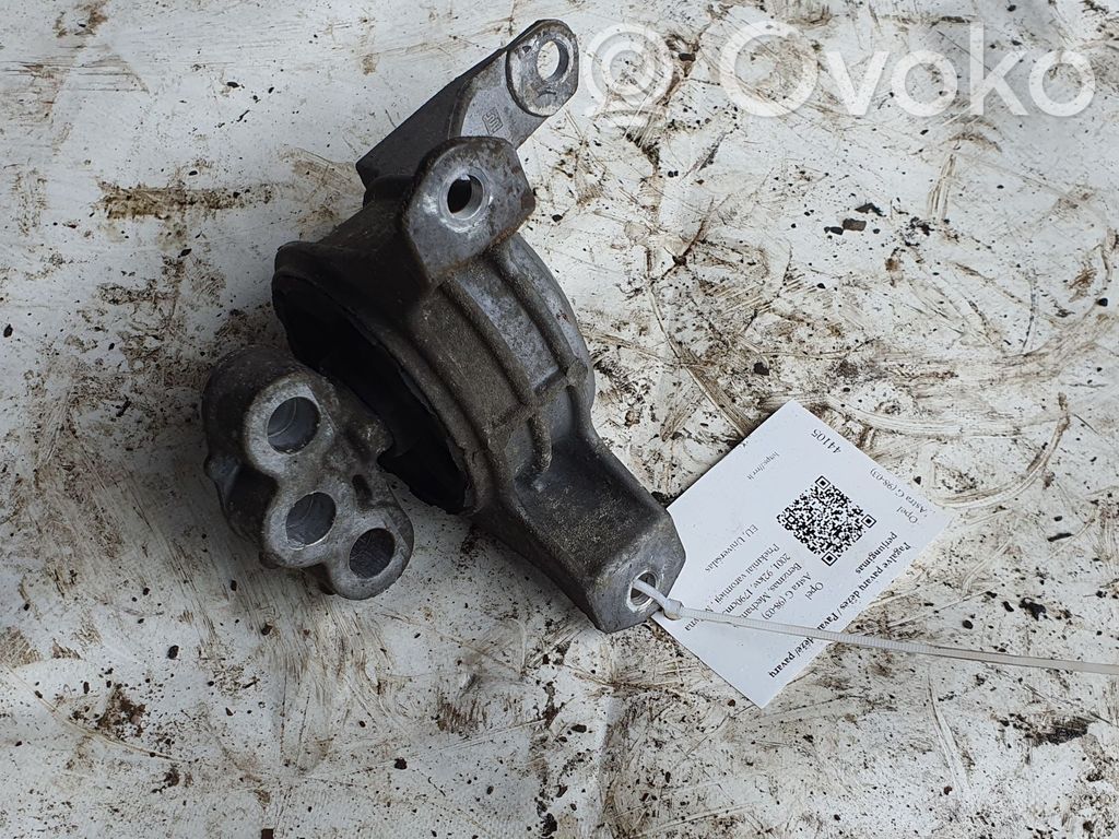 Engine mount bracket