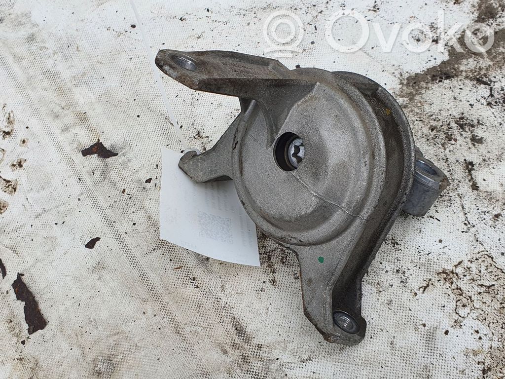 Engine mount bracket
