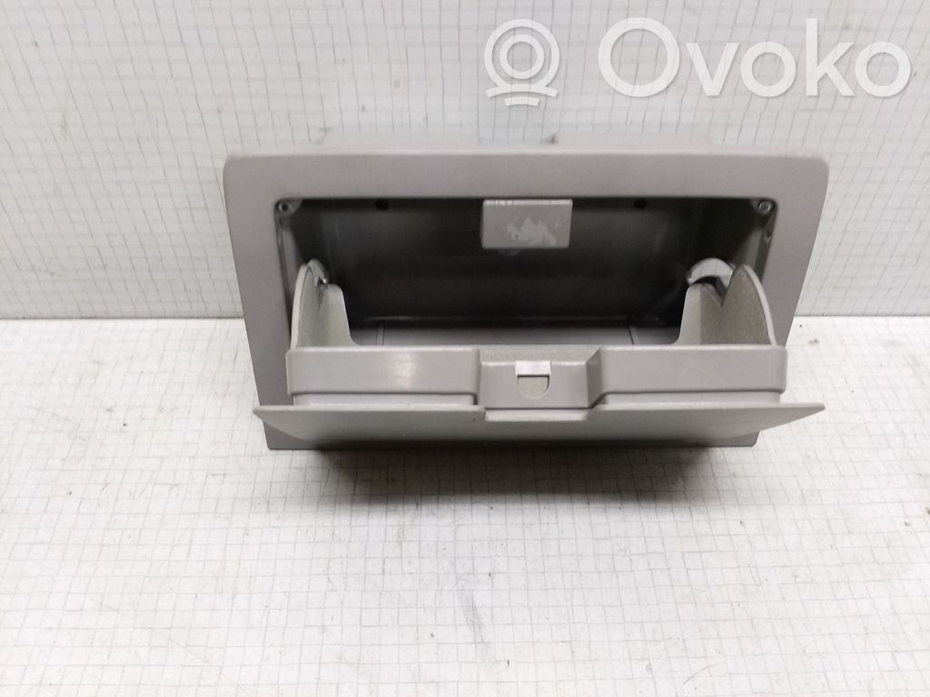 Opel Vectra C Ящик для вещей 