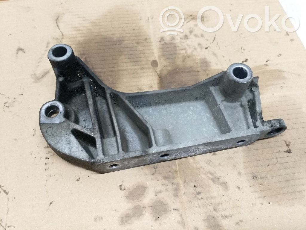 Opel Vectra C Engine mounting bracket 