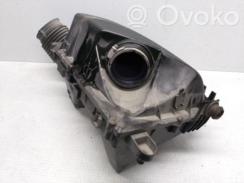 Opel Vectra C Air filter box 
