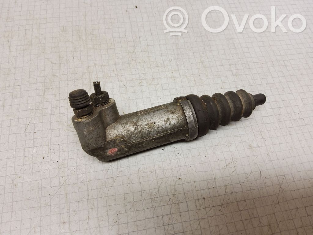 Audi 80 90 B3 Kytkimen apusylinteri 