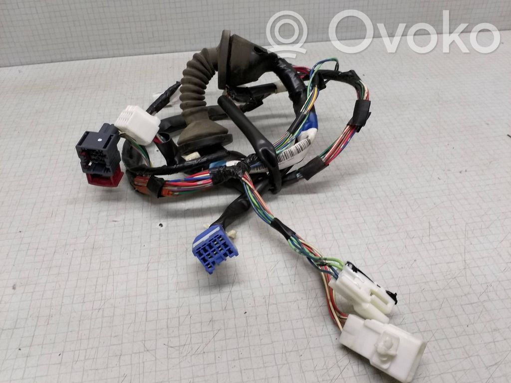 Toyota Corolla E120 E130 Cableado de puerta delantera 