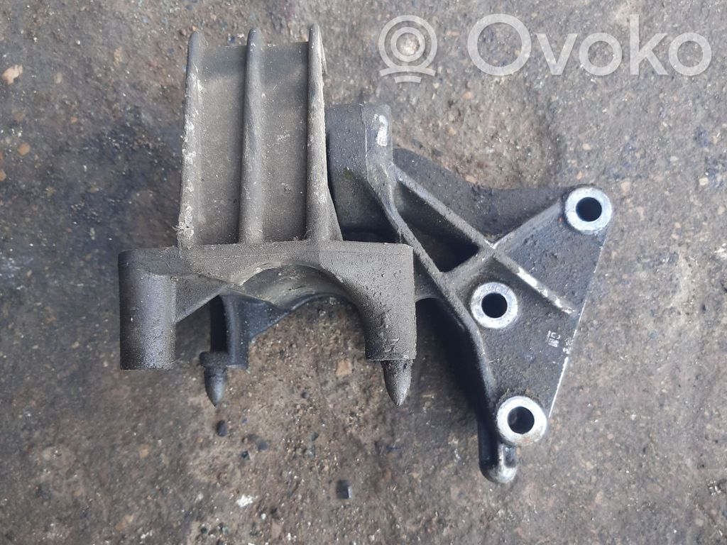 Opel Vectra B Gearbox mounting bracket 