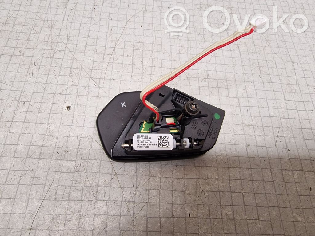 Skoda Octavia Mk4 Steering wheel buttons/switches 