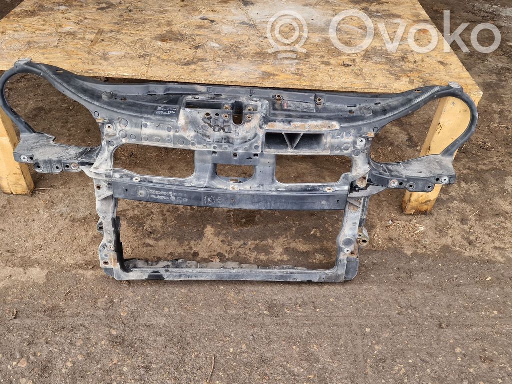 Volkswagen Polo Radiatorių panelė 