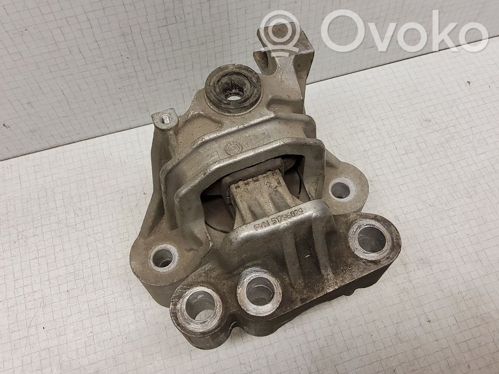 Fiat Bravo Engine mount bracket 
