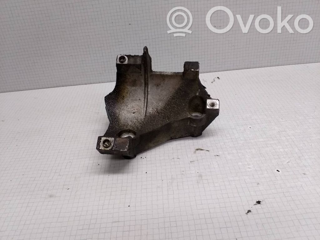 Saab 9-5 Engine mounting bracket 