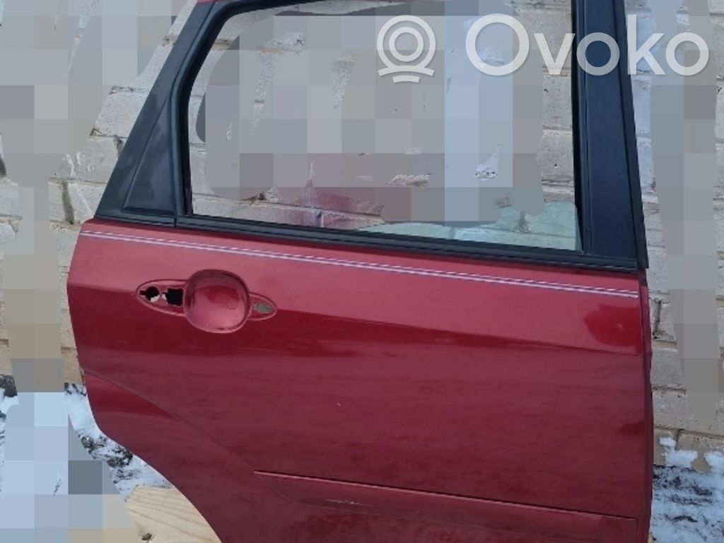 Aizmugurējās durvis   SANGRIAREDFL