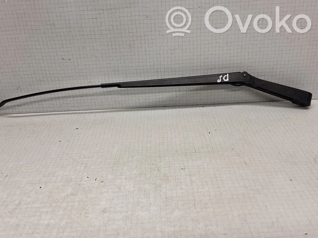 Ford Focus Front wiper blade arm 