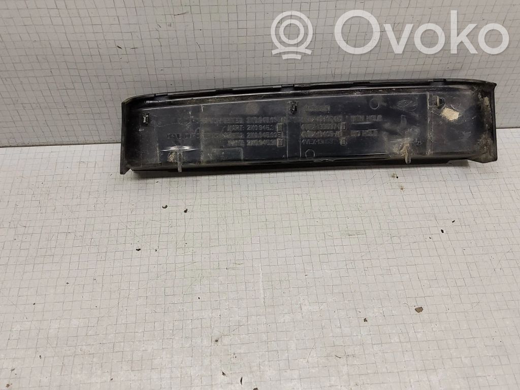Volkswagen Caddy Moldura de la luz trasera/de freno 
