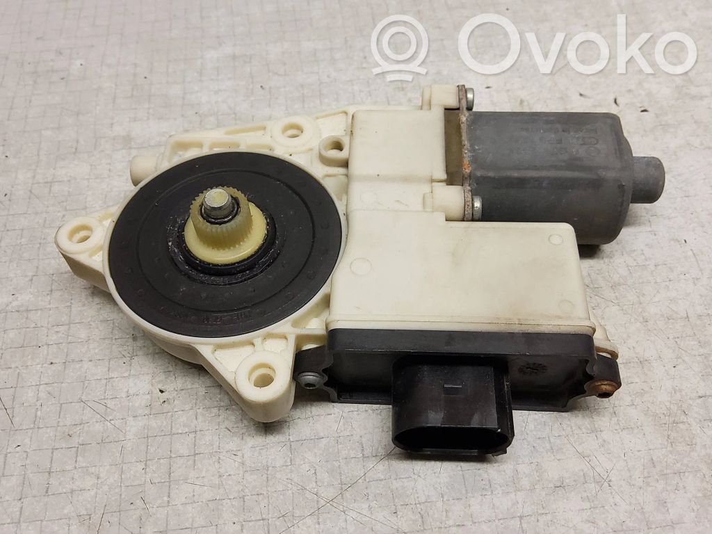 BMW X3 E83 Front door window regulator motor 