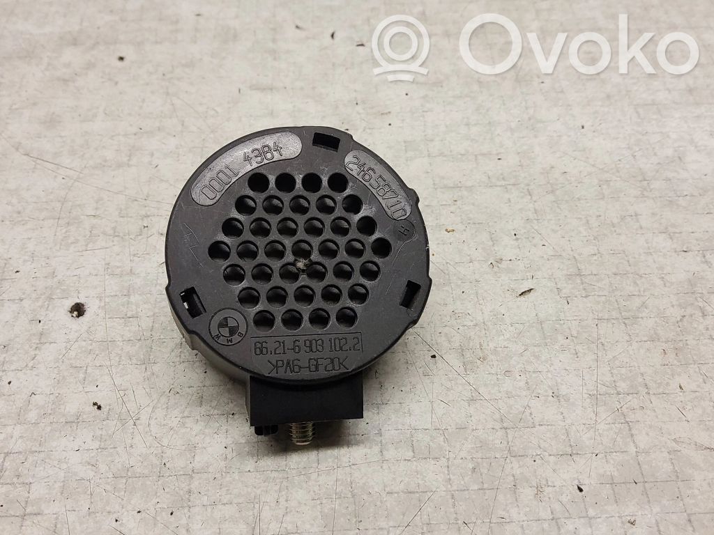 BMW X3 E83 Garsiakalbis (-iai) priekinėse duryse 