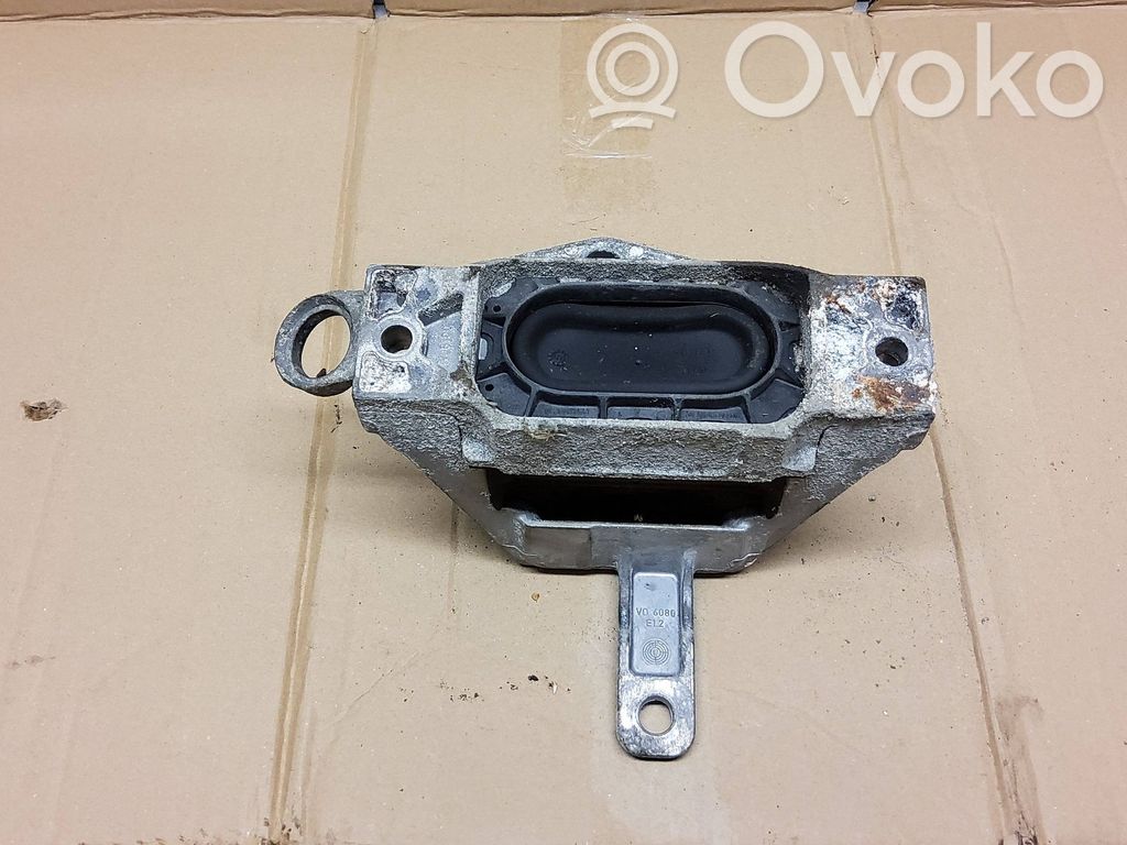 Opel Insignia A Engine mount bracket 