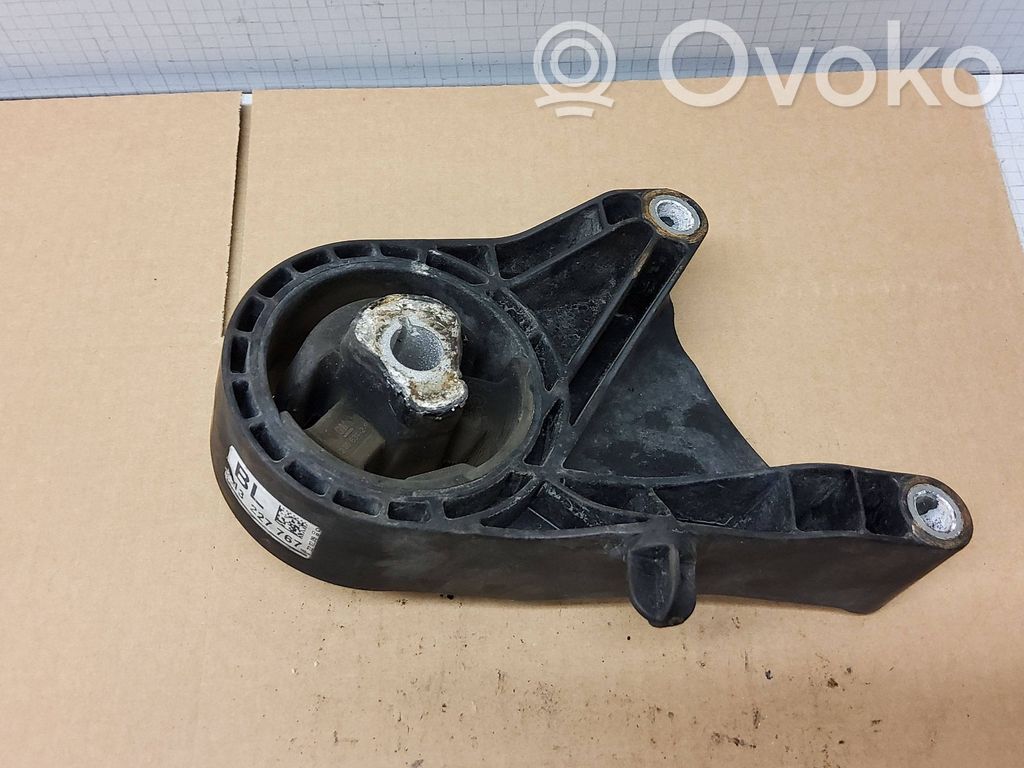 Opel Insignia A Engine mount bracket 