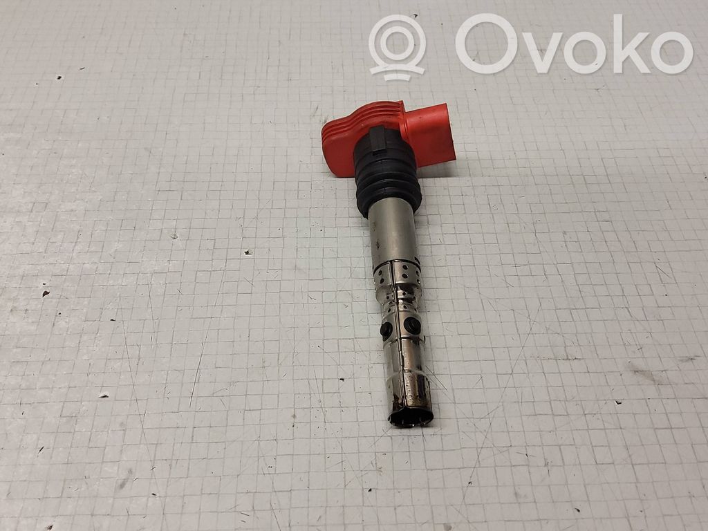 Audi A4 S4 B6 8E 8H Cewka zapłonowa wysokiego napięcia 