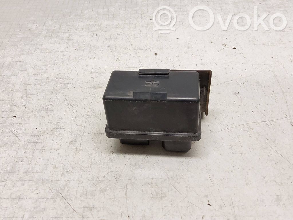 Window wiper relay   86121