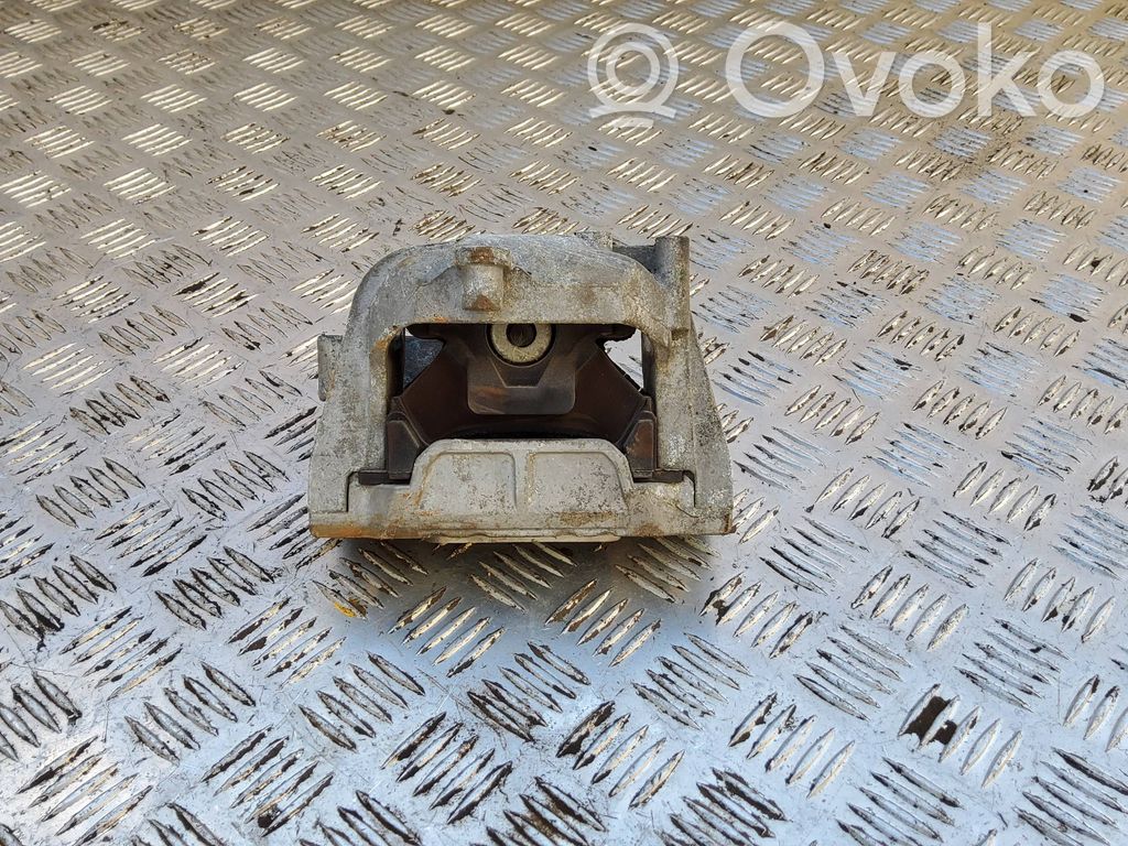 Engine mount bracket   1K0199262A