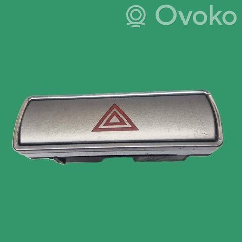 Botón interruptor de luz de peligro   13A350AA
