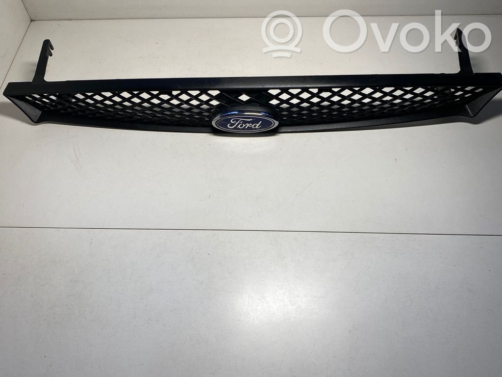 Ford Focus Front bumper upper radiator grill 