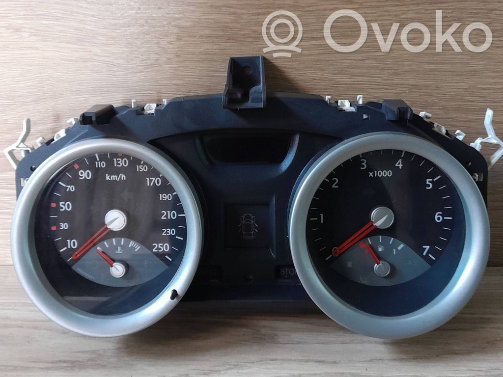 Renault Megane II Speedometer (instrument cluster) 