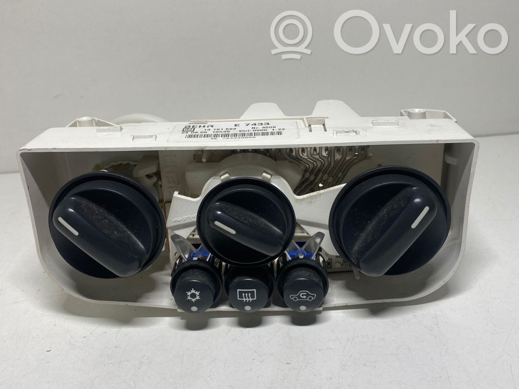 Opel Meriva A Climate control unit 