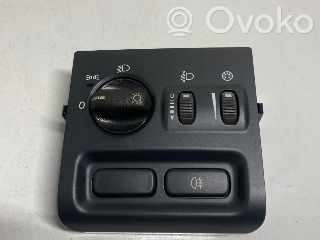 Light switch   30613944