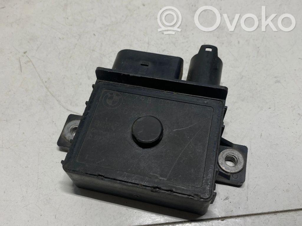 Kvēlsveču relejs   779800003