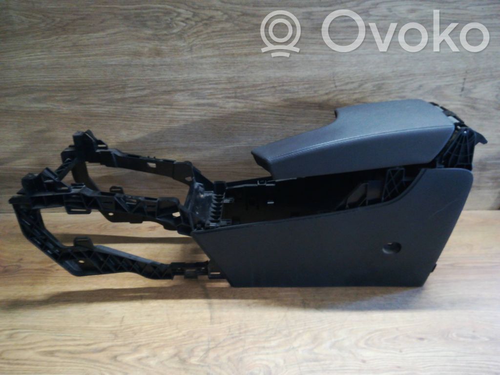 Opel Insignia A Armrest 