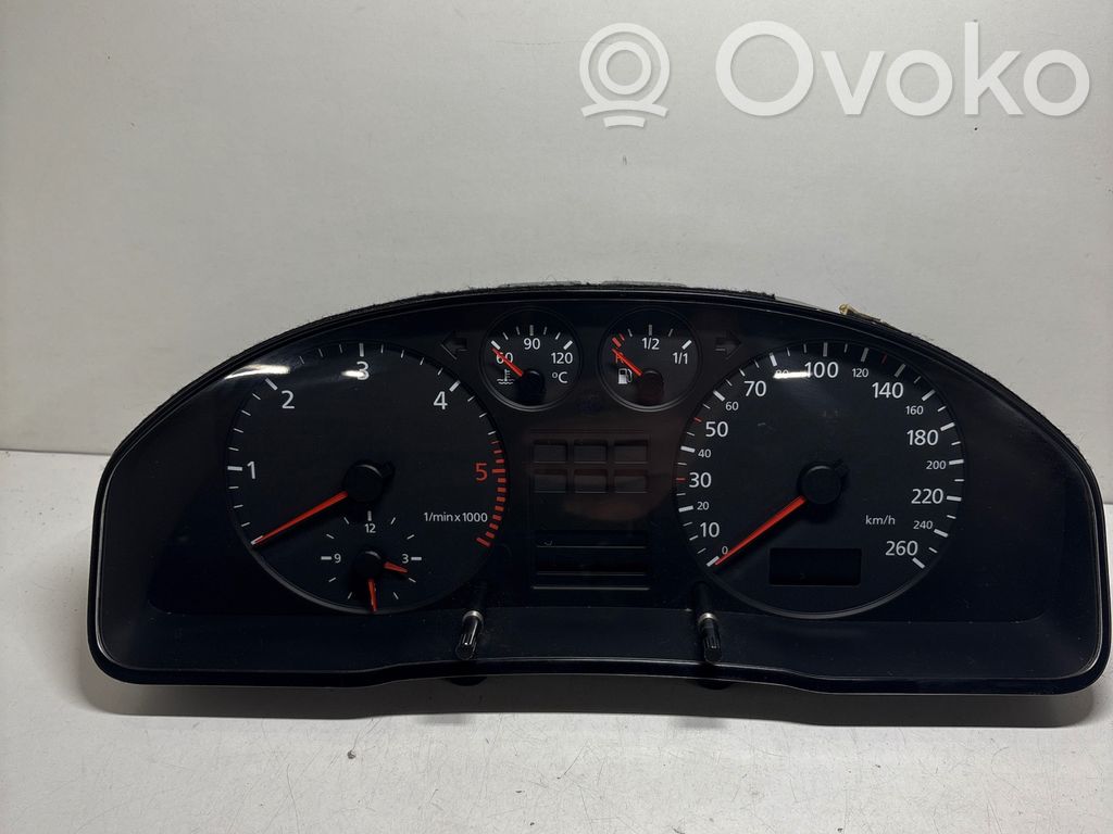 Audi A4 S4 B5 8D Speedometer (instrument cluster) 