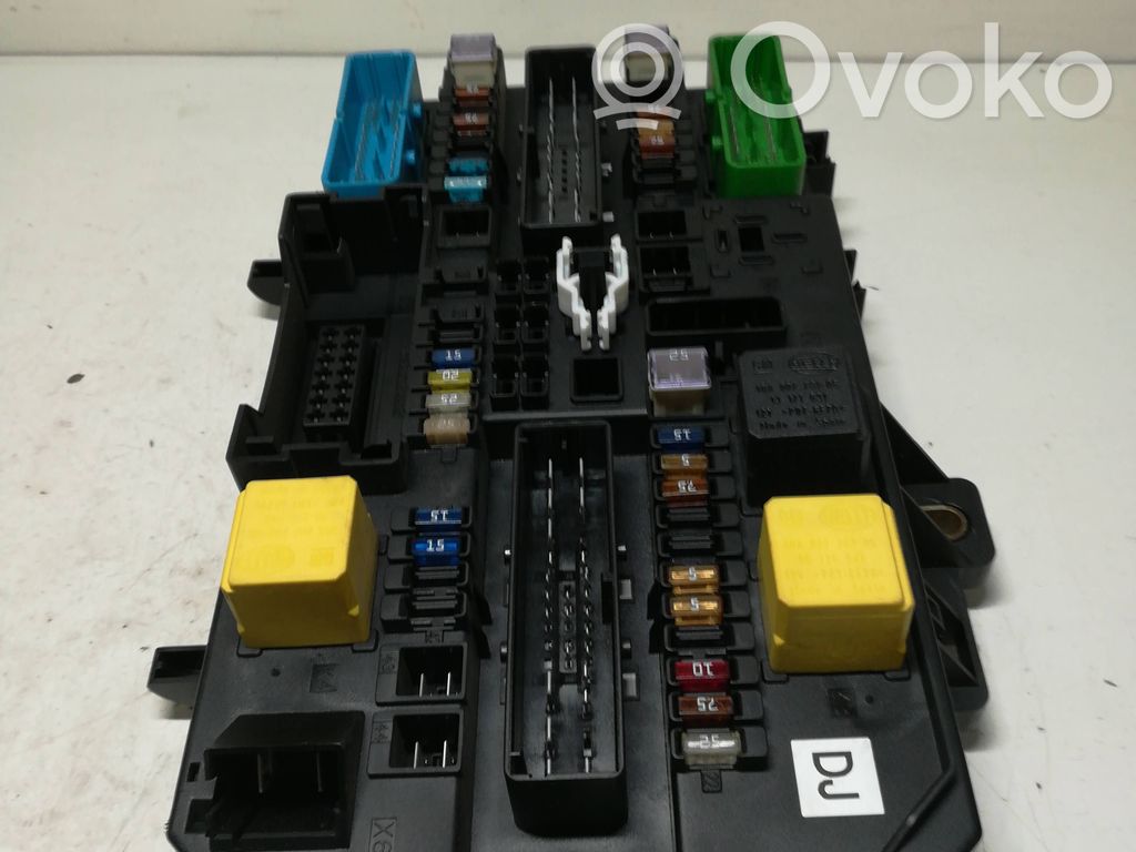 Opel Astra H Módulo de fusible 