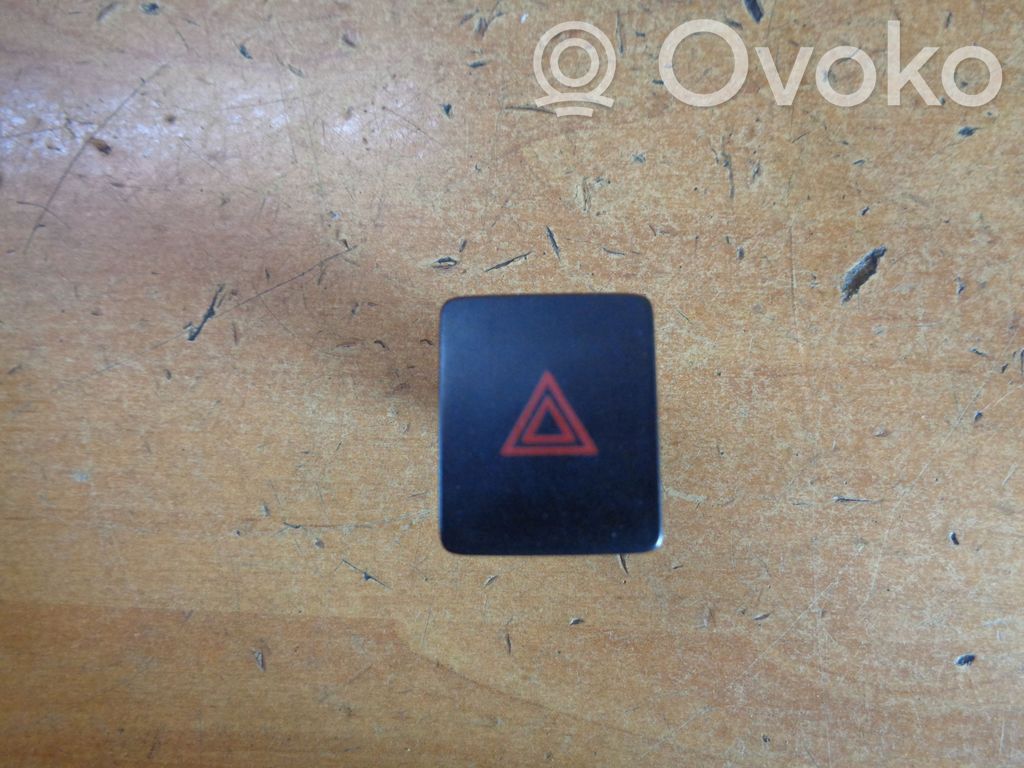 Nissan Micra Botón interruptor de luz de peligro 