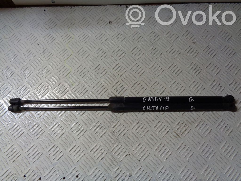 Skoda Octavia Mk2 (1Z) Amortyzator klapy tylnej bagażnika 