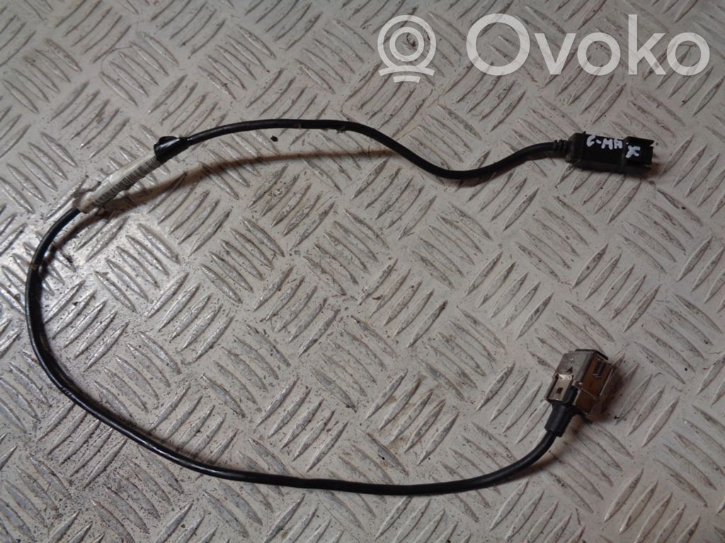 Enchufe conector USB   AV6T14D202FA