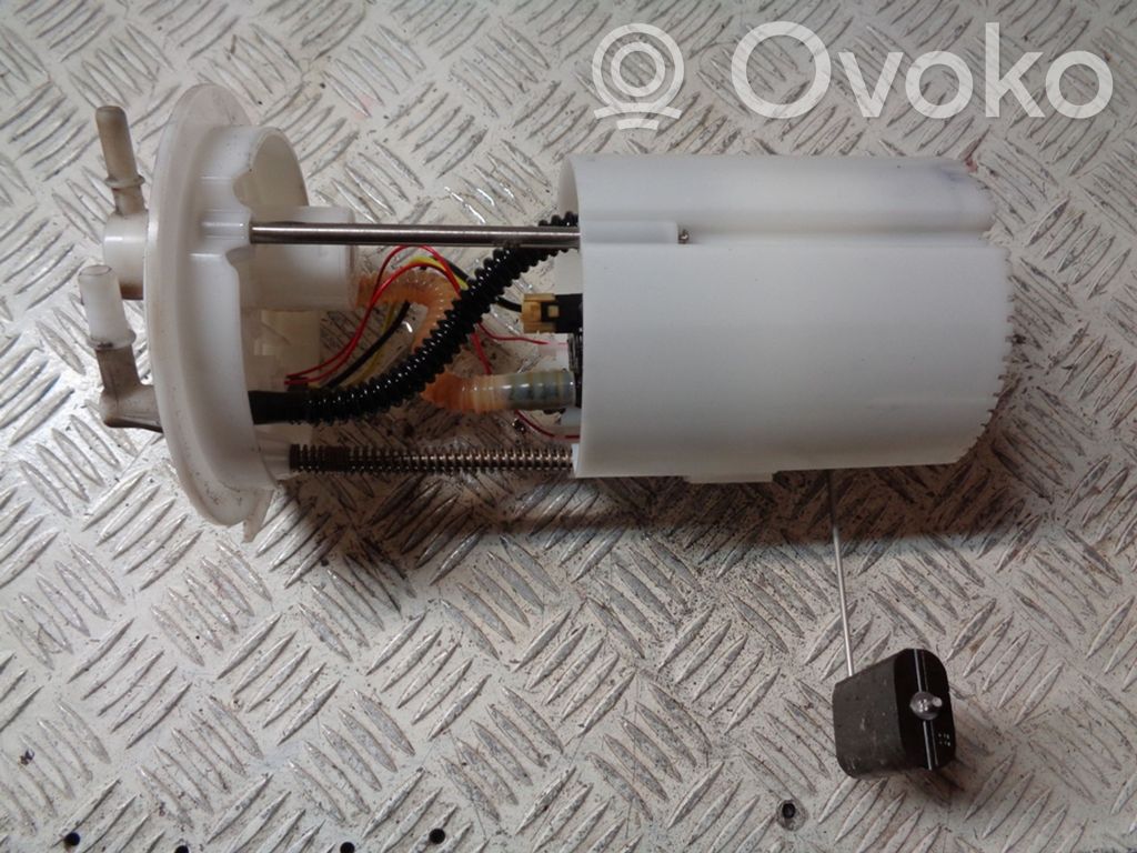 Nissan Note (E12) Bomba interna de combustible 