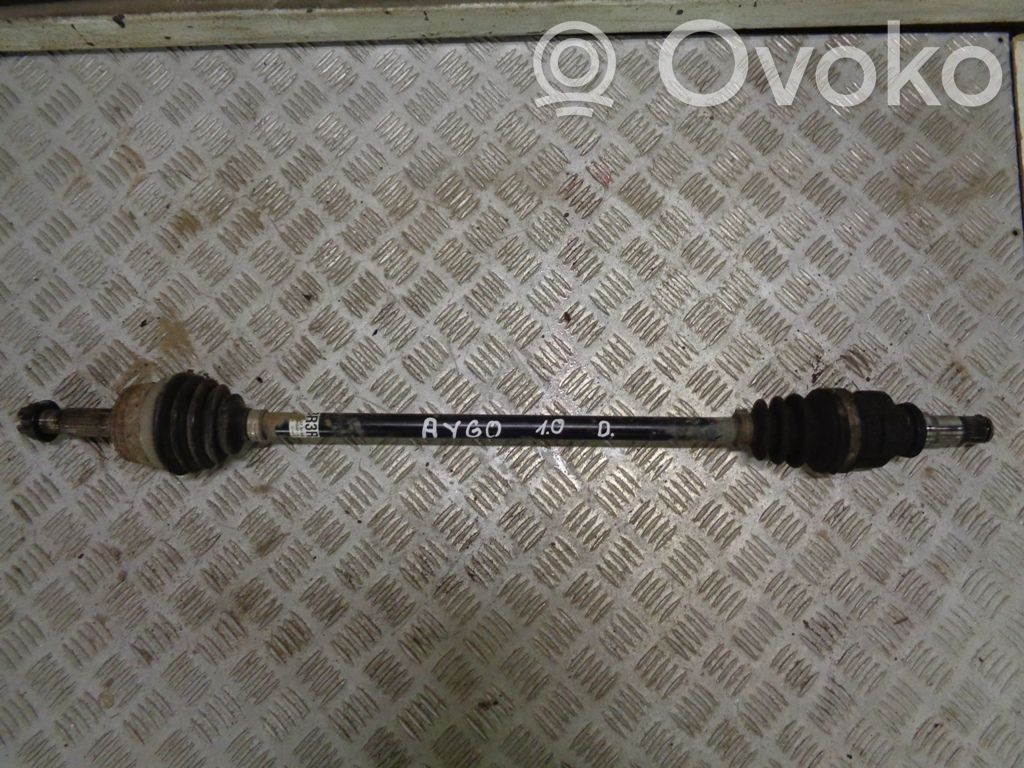 Toyota Aygo AB40 Etuvetoakseli 