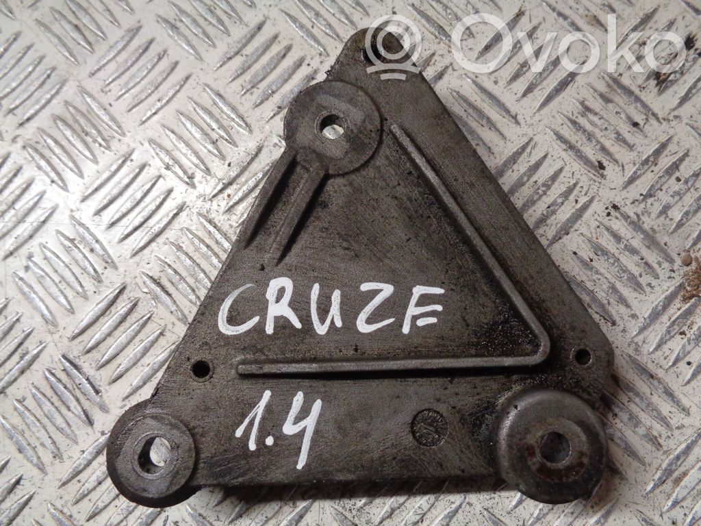 Chevrolet Cruze A/C compressor mount bracket 
