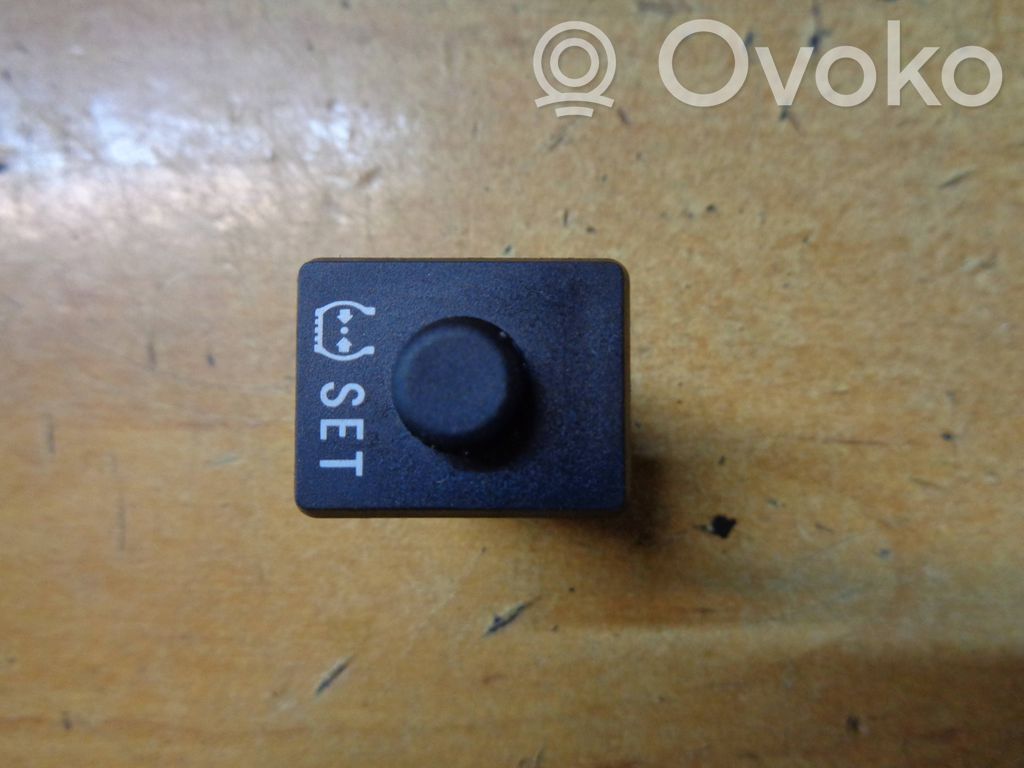 Toyota Aygo AB40 Alte comutatoare/butoane 